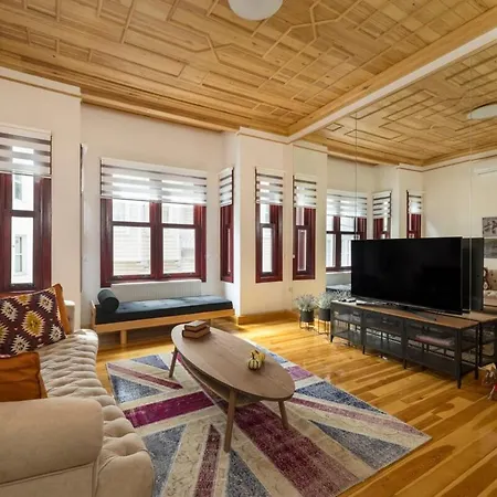Newly Renovated Lavish Historic 6br House 102 Estambul