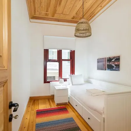 Сasa de vacaciones Newly Renovated Lavish Historic 6br House 102 *
